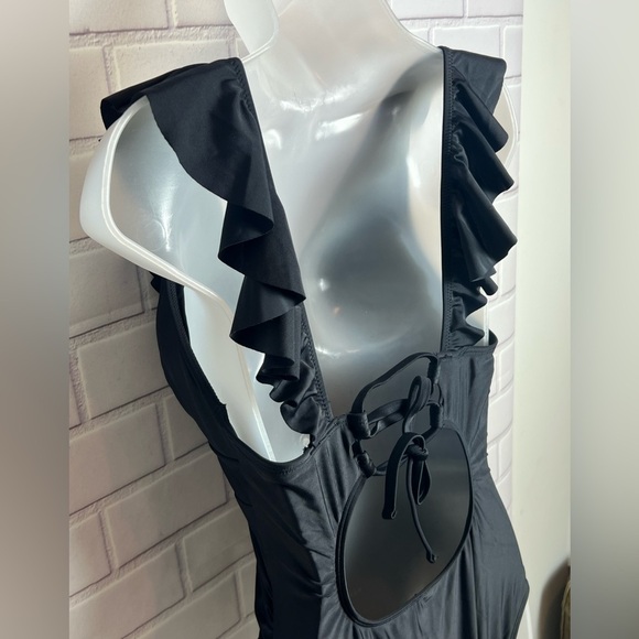 CUPSHE Women's Ruffled One Piece Swimsuit V Neck Lace Up/size M - Picture 9 of 14